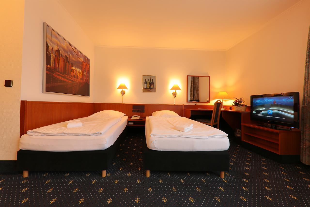 Karaman Group Hotel Бад Нендорф Екстериор снимка