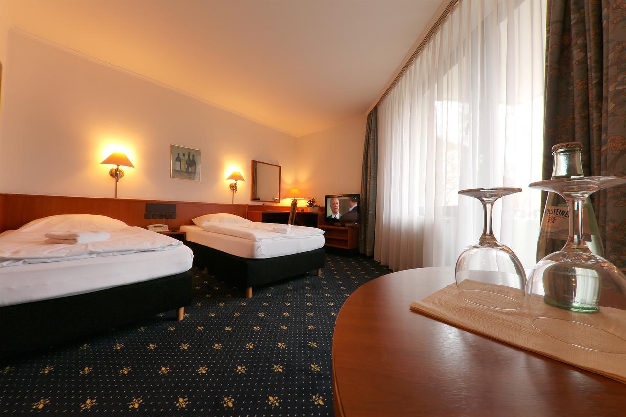 Karaman Group Hotel Бад Нендорф Екстериор снимка