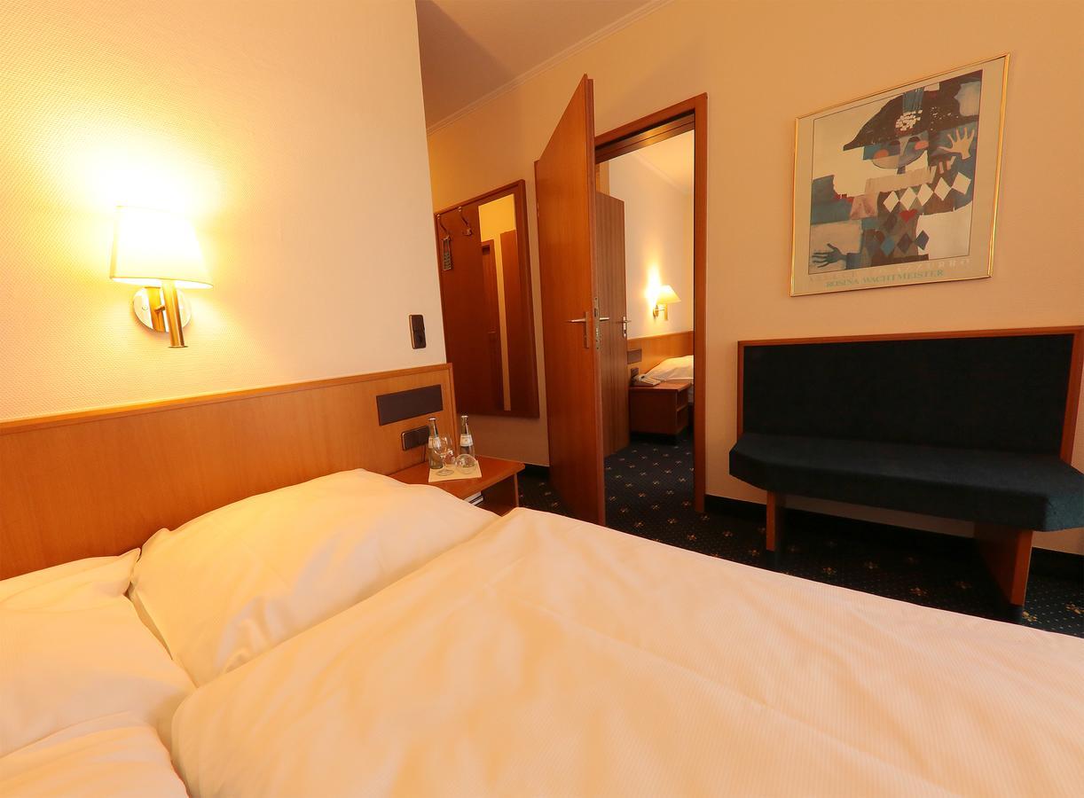 Karaman Group Hotel Бад Нендорф Екстериор снимка