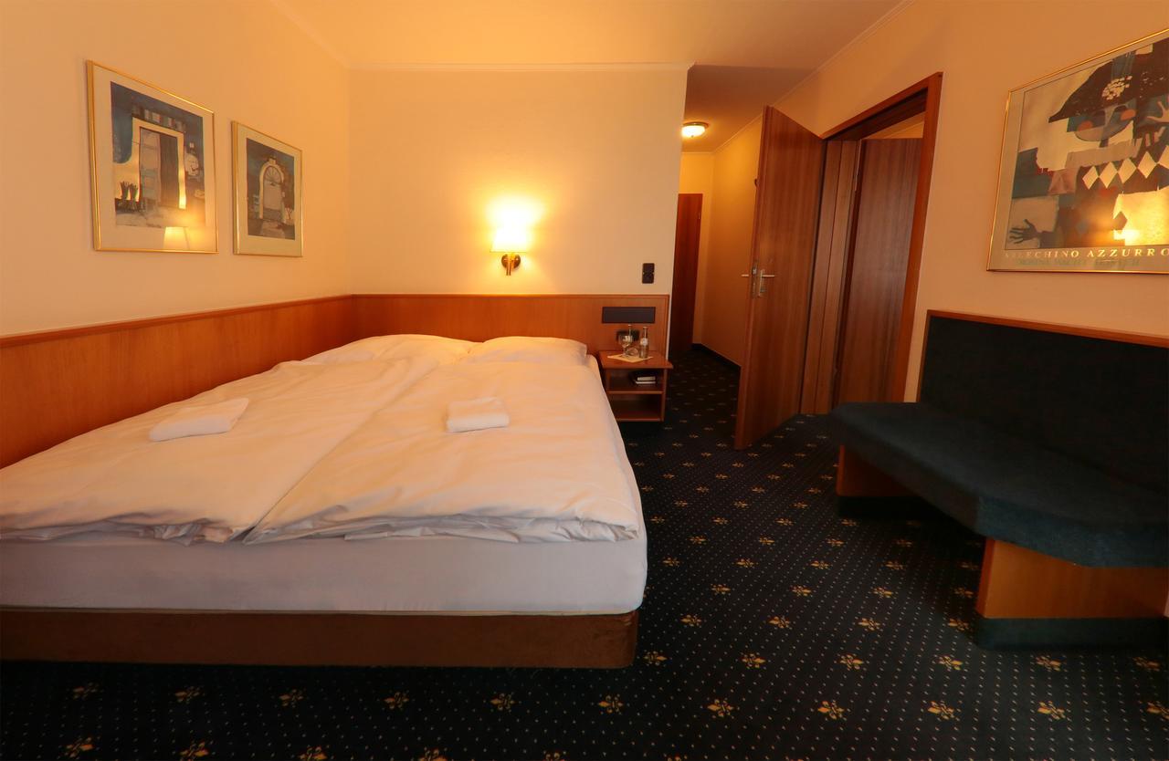 Karaman Group Hotel Бад Нендорф Екстериор снимка