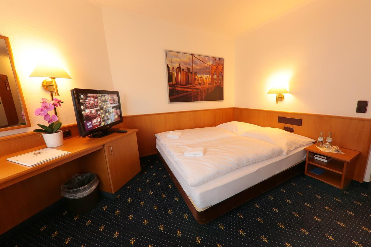 Karaman Group Hotel Бад Нендорф Екстериор снимка